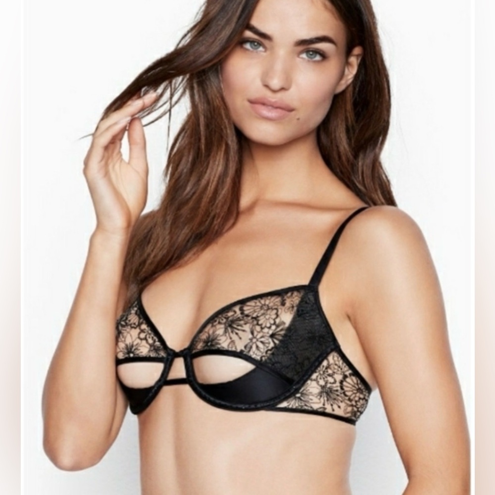Victoria’s Secret Demi Cup Peak-A-Boo Black Floral Lace Bra 32DD NWOT